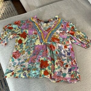 Women’s top floral in a small